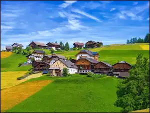 Pola, Włochy, Górska, Wioska
