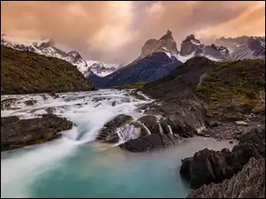 Masyw Torres del Paine na terenie Patagonii w Chile