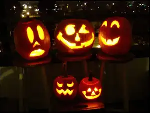 dynie na krzesłach, Halloween
