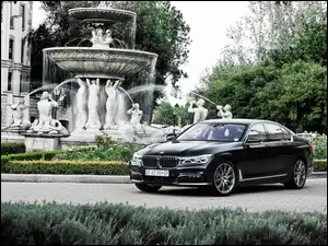 Fontanna, Czarne, BMW serii 7 G11, VI generacja