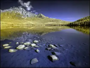Kamienie, Góry, Jezioro