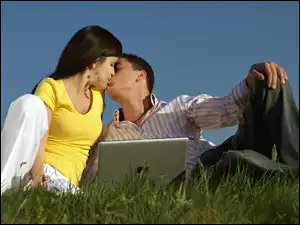 Laptop, Dziewczyna, Chłopak, Pocałunek