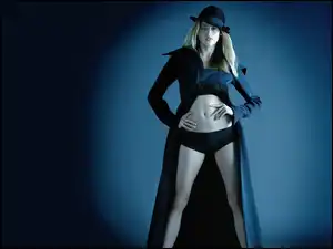 Płaszcz, Estella Warren, Kapelusz