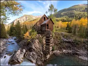 Młyn Crystal Mill, Rzeka Crystal River, Stany Zjednoczone, Jesień, Kolorado, Drzewa, Skały