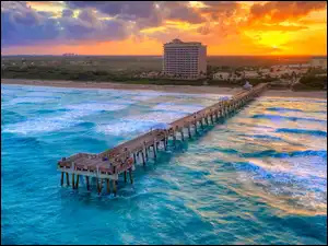Stany Zjednoczone, Zachód słońca, Juno Beach, Domy, Fale, Morze, Juno Beach Pier, Molo, Plaża, Floryda