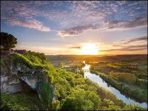 Drzewa, Chmury, Rzeka Dordogne, Francja, Zachód słońca