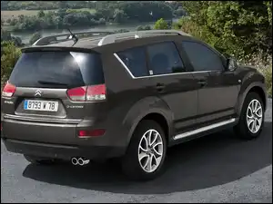 Tył, Citroen C-Crosser, Lampy