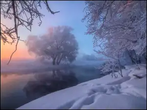 Zima nad brzegiem rosyjskiej rzeki Istry