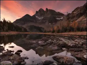 Park prowincjonalny Mount Assiniboine, Góry, Kamienie, Kolumbia Brytyjska, Jezioro, Drzewa, Kanada, Gog Lake