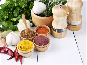 Przyprawy w pojemniczkach