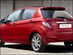 Toyota Yaris 5 rocznik 2012