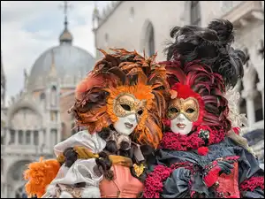 Kobiety w maskach