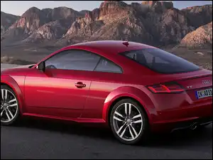 Audi TT bokiem
