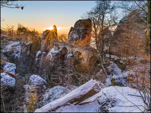 Most, Skały, Niemcy, Zima, Park Narodowy Saskiej Szwajcarii, Drzewa, Formacja Bastei