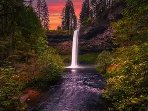 Skały, Oregon, Zachód słońca, South Falls, Drzewa, Park stanowy, Silver Falls State Park, Stany Zjednoczone, Wodospad