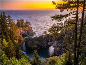 Most skalnyw Parku Stanowym Samuela H. Boardmana w stanie Oregon