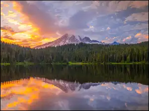 Chmury, Park Narodowy Mount Rainier, Drzewa, Stan Waszyngton, Góry, Wschód słońca, Stany Zjednoczone, Jezioro