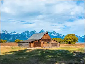 Stany Zjednoczone, Drewniana, Stan Wyoming, Chmury, Park Narodowy Grand Teton, Chata, Góry Teton Range, Stodoła, Drzewa