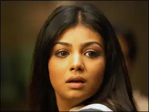Twarz, Ayesha Takia