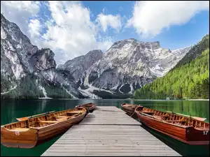 Włochy, Lago di Braies, Południowy Tyrol, Pomost, Lasy, Góry, Dolomity, Jezioro Pragser Wildsee, Łódki