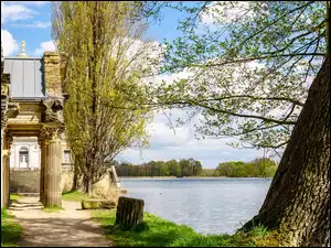 Pałac Marmurowy nad jeziorem Heiligersee