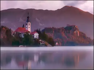 Jezioro Bled, Wyspa Blejski Otok, Zachód słońca, Słowenia, Alpy Julijskie, Góry, Kościół Zwiastowania Marii Panny